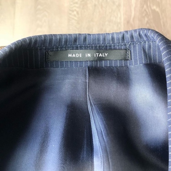 armani fine italian suit - Picture 3 of 3